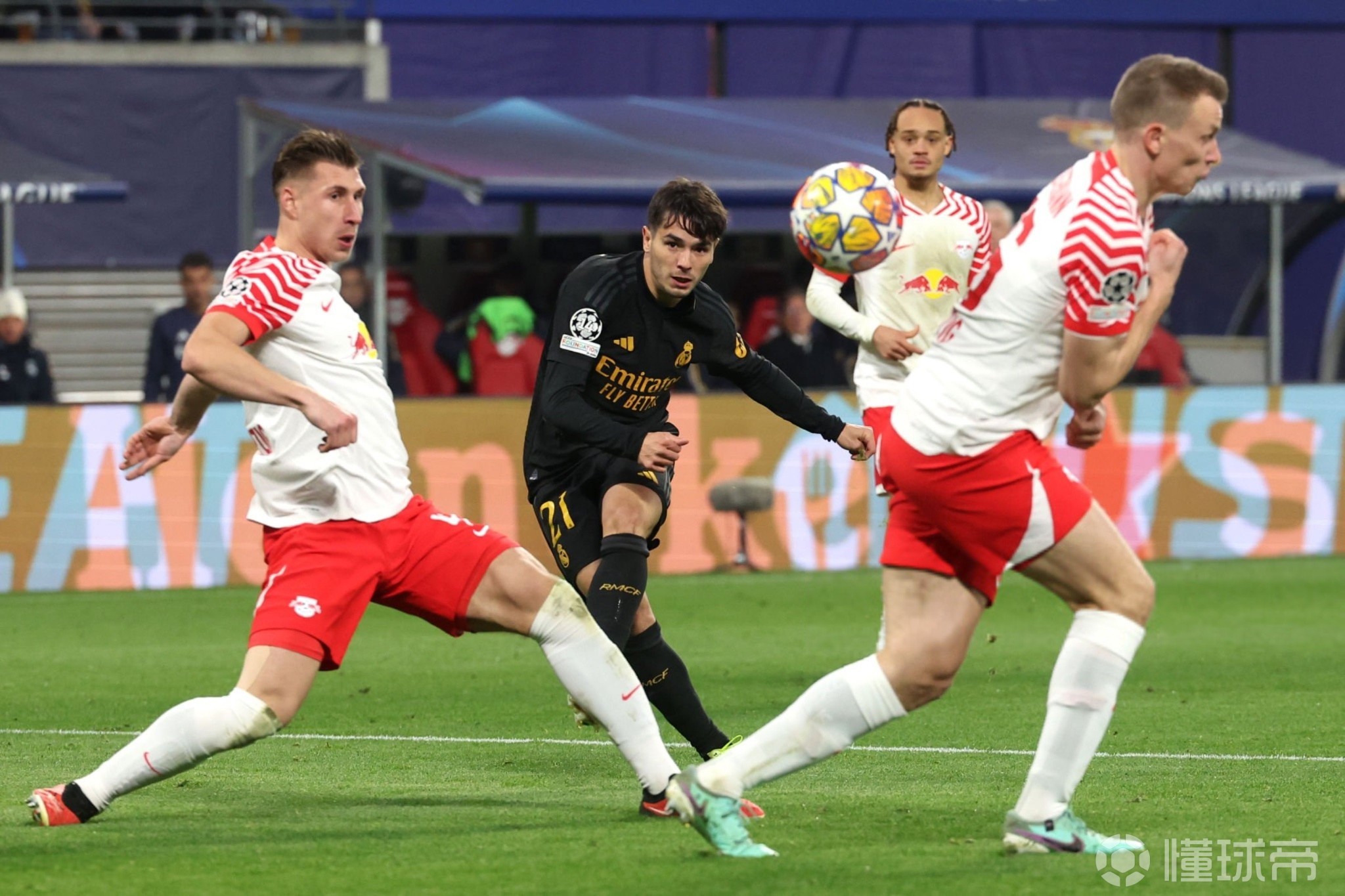 西班牙球队发挥出色,取得连胜领先积分榜 西班牙球队发挥出色,取得连胜领先积分榜