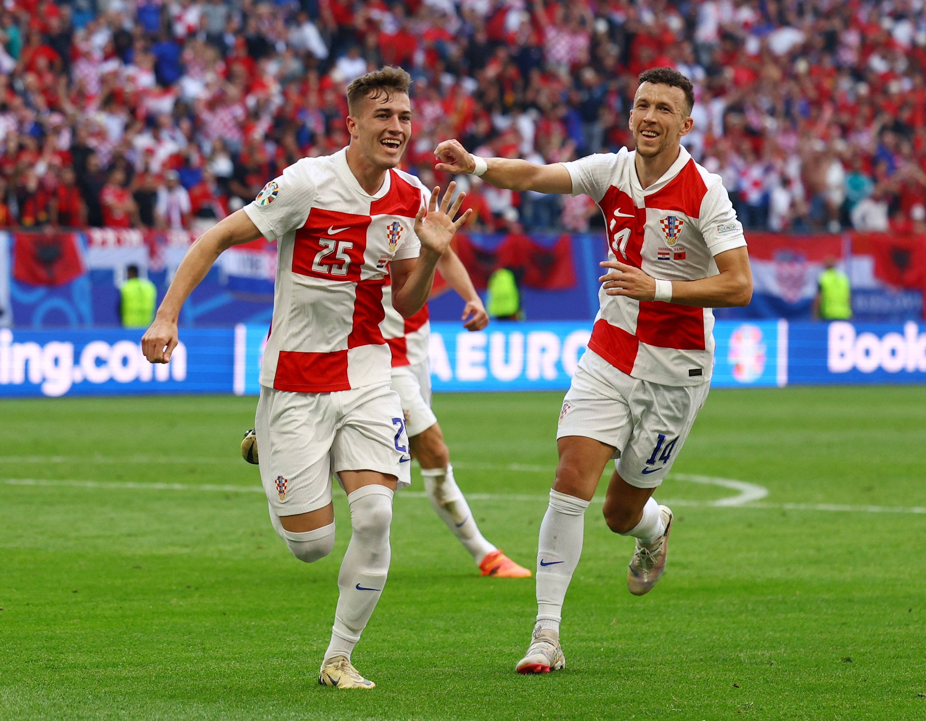 欧洲杯赛事中的精彩一幕敬请期待 欧洲杯赛事中的精彩一幕敬请期待