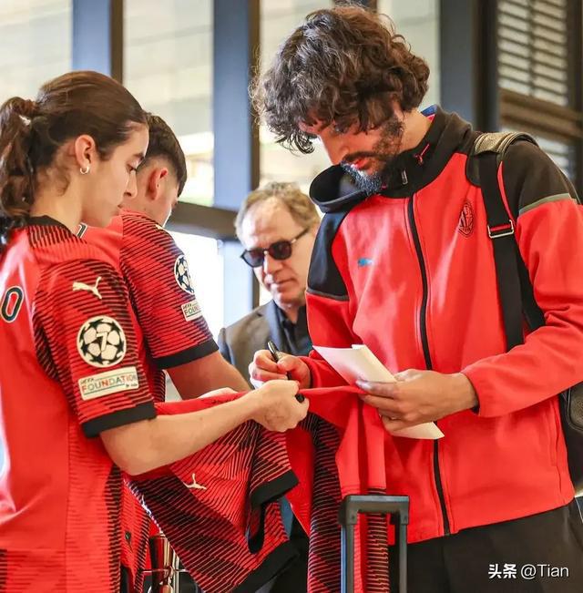 里尔跃升至榜首,积分领先优势增加 里尔跃升至榜首,积分领先优势增加