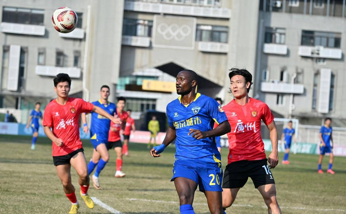 新援表现抢眼,球队整体实力提升 新援表现抢眼,球队整体实力提升