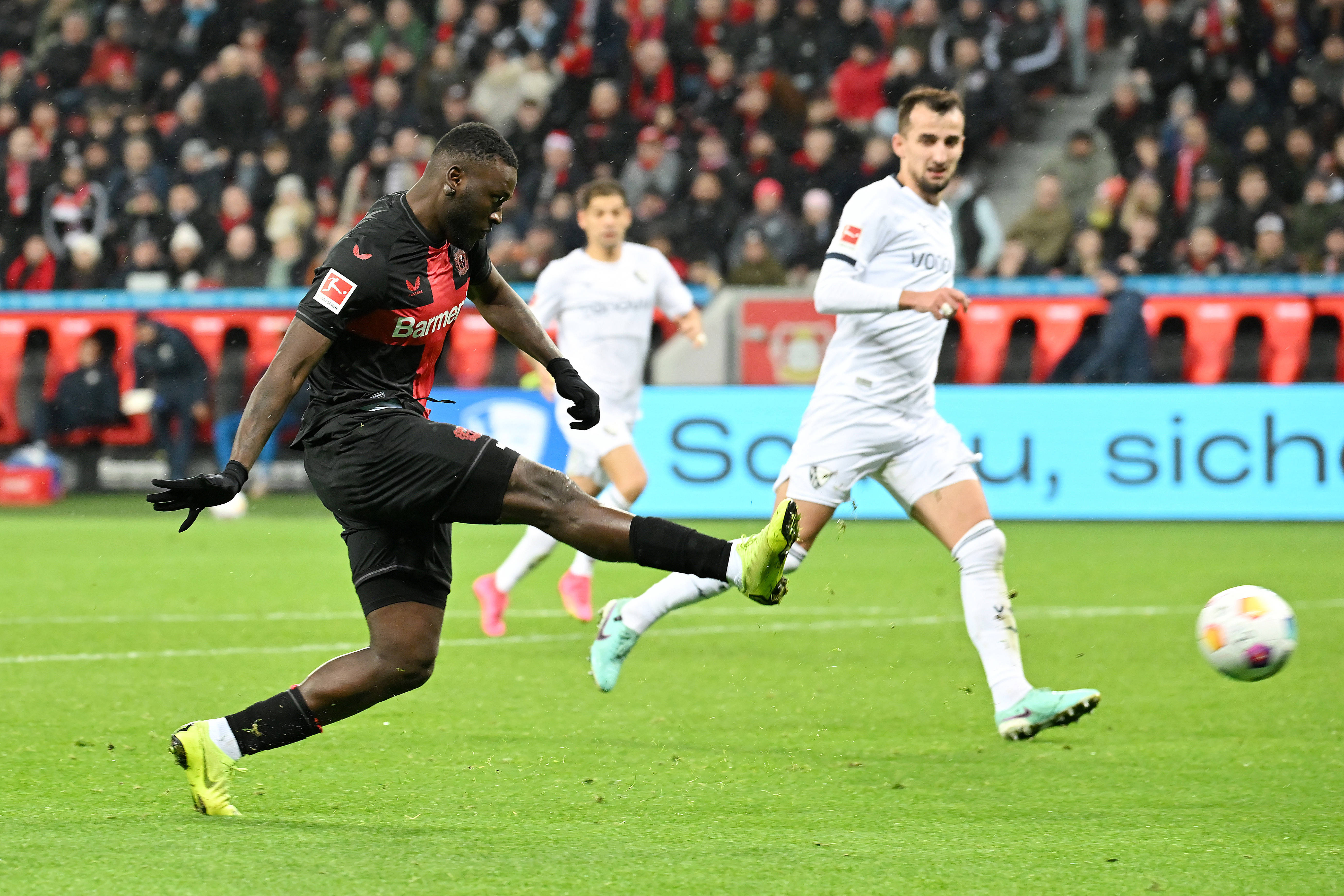 斯图加特豪取三分，重返欧战附近的简单介绍