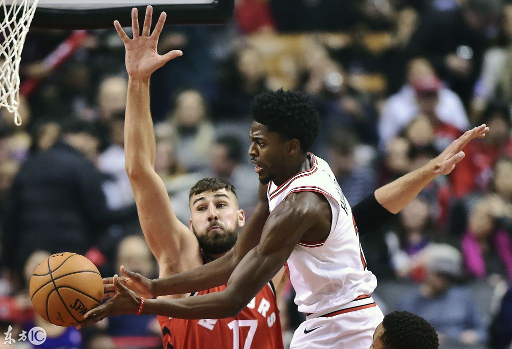 猛龙惨遭魔术连败,洛瑞全场空砍难救主 猛龙惨遭魔术连败,洛瑞全场空砍难救主