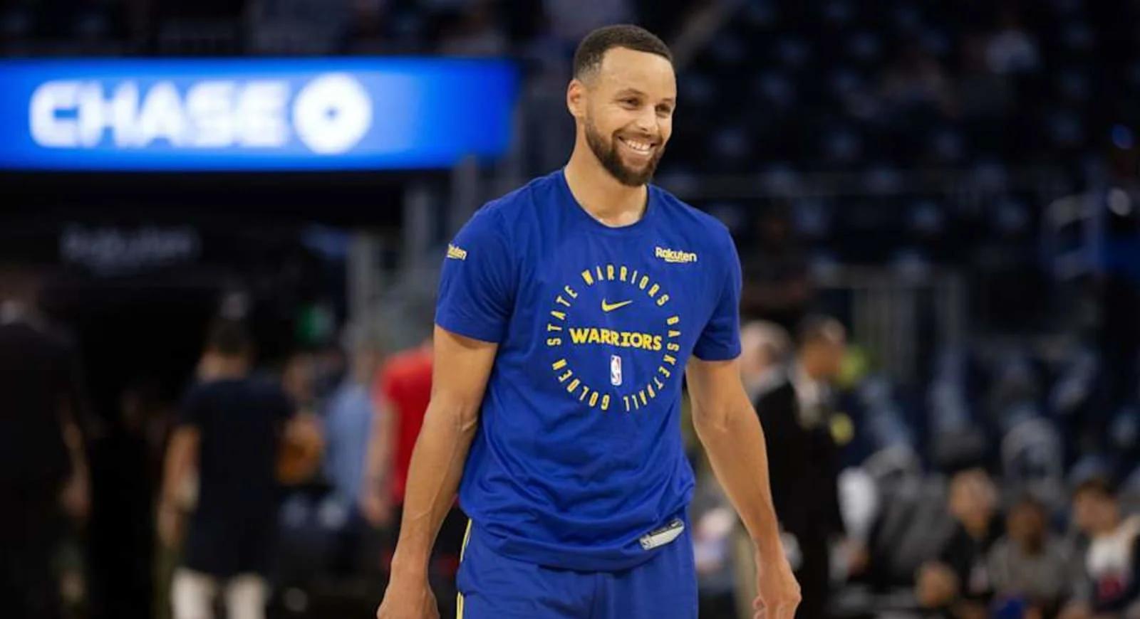 勇士主场大胜快船,库里重回状态霸气复苏 勇士主场大胜快船,库里重回状态霸气复苏