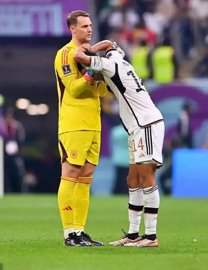 德国队惊险晋级，下一步之路迎着阳光