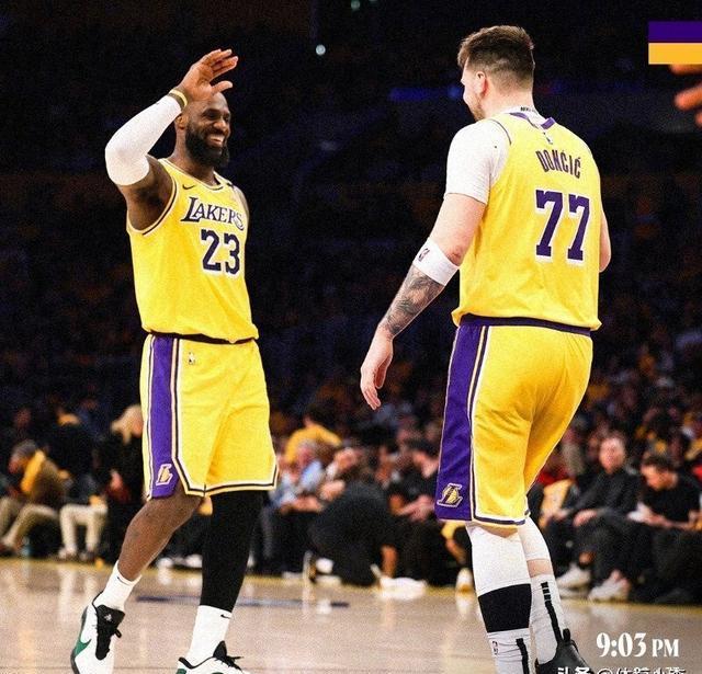 包含爵士队惨败湖人队,康利砍下+难挽败局的词条 包含爵士队惨败湖人队,康利砍下+难挽败局的词条