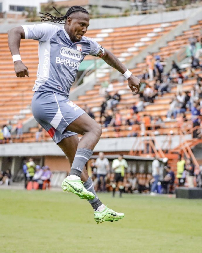 关于传奇球员复出,重新点燃球队的夺冠希望的信息 关于传奇球员复出,重新点燃球队的夺冠希望的信息