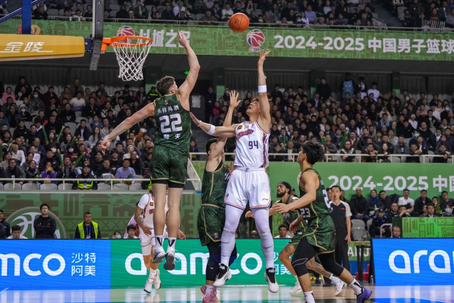 包含新援上演帽子戏法,帮助球队赢得关键比赛的词条 包含新援上演帽子戏法,帮助球队赢得关键比赛的词条