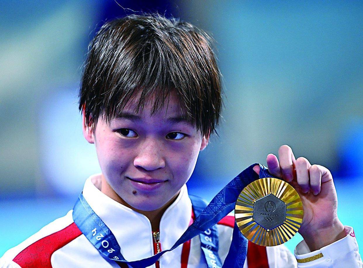 运动员们在比赛中奋勇争胜,精彩绝伦 运动员们在比赛中奋勇争胜,精彩绝伦