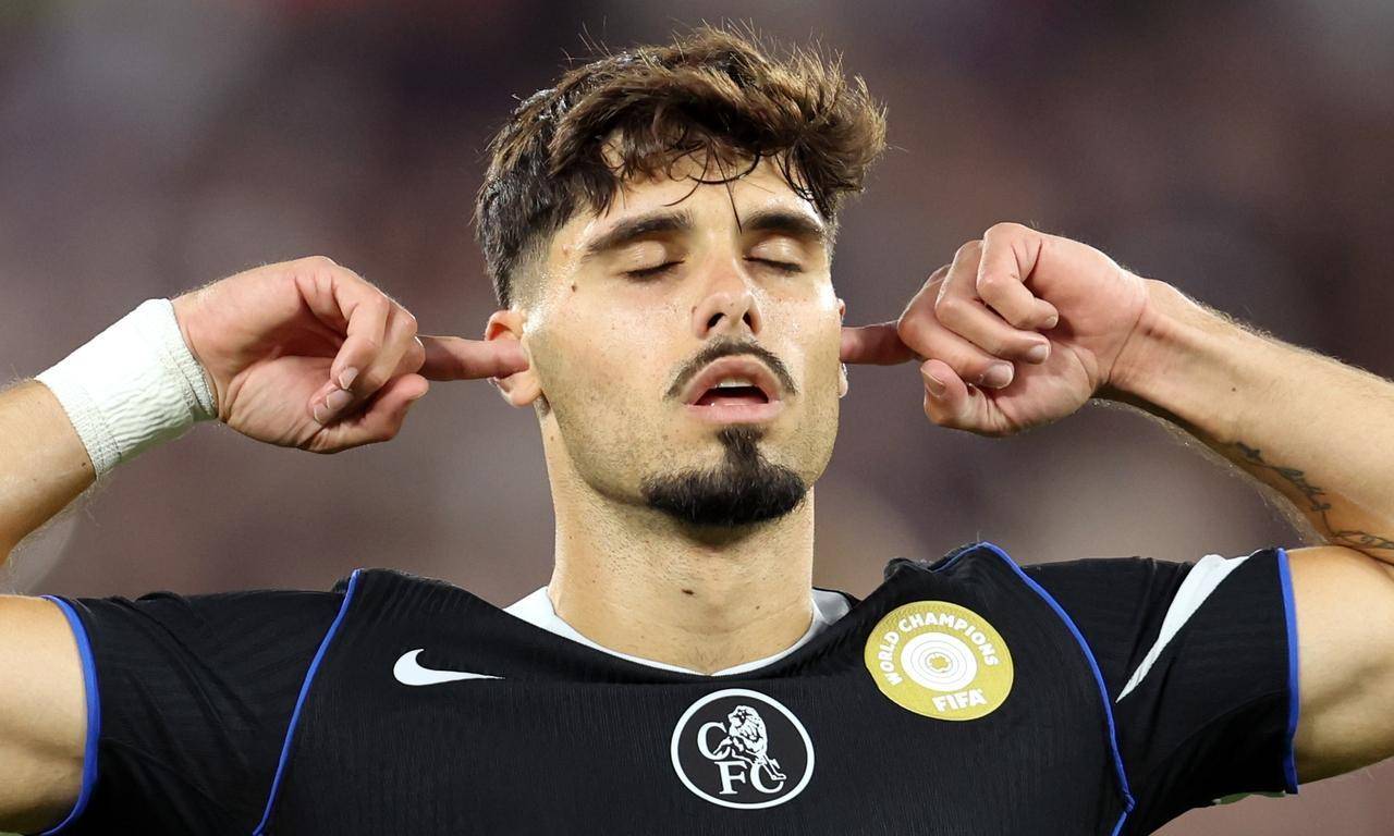 切尔西客场惨败,只能期待下个赛季的机会 切尔西客场惨败,只能期待下个赛季的机会