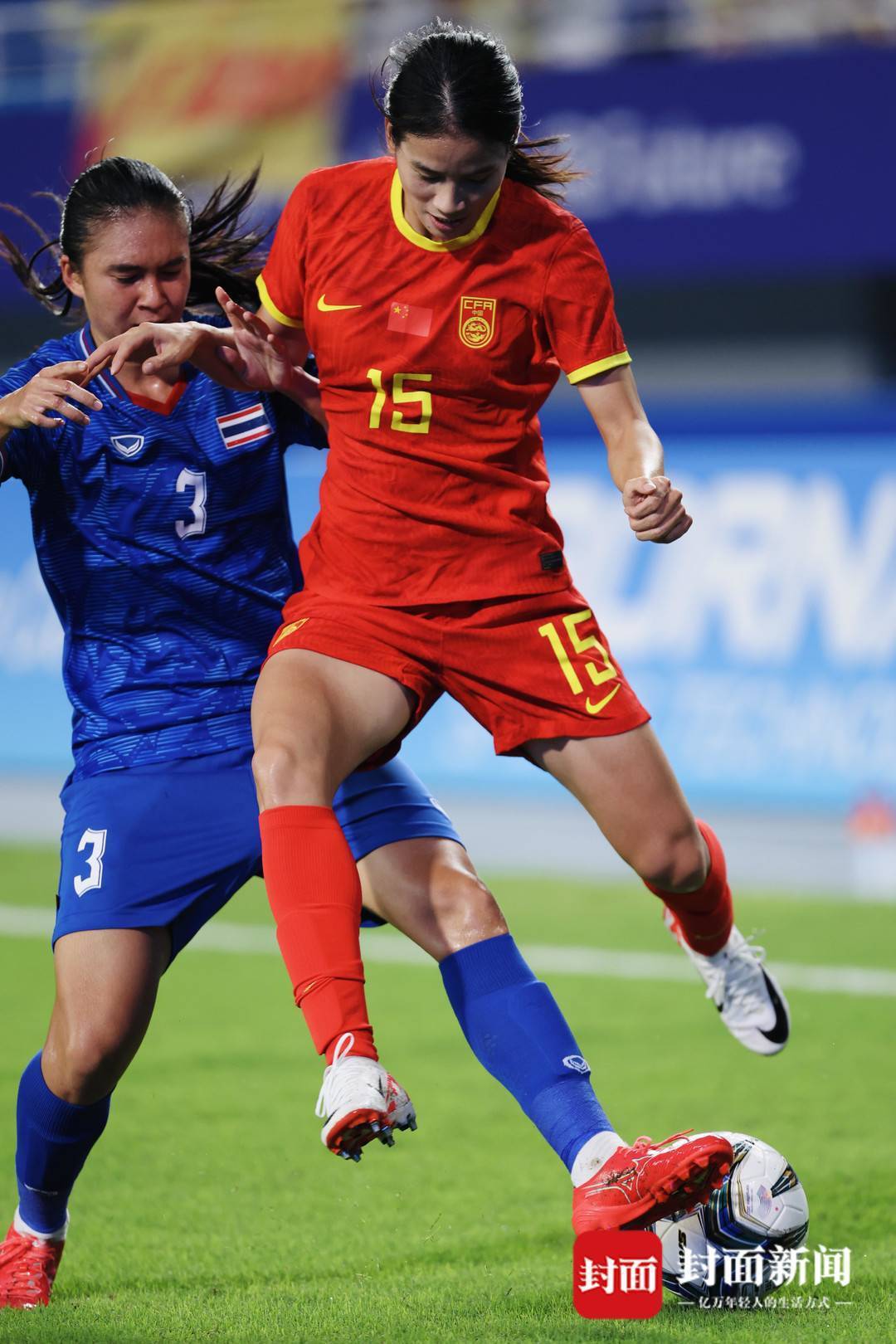 泰国女足杯首轮比赛激烈争夺，普吉岛队大获胜利