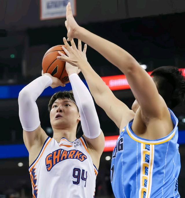 吉林男篮取胜山东队，迎来巅峰对决