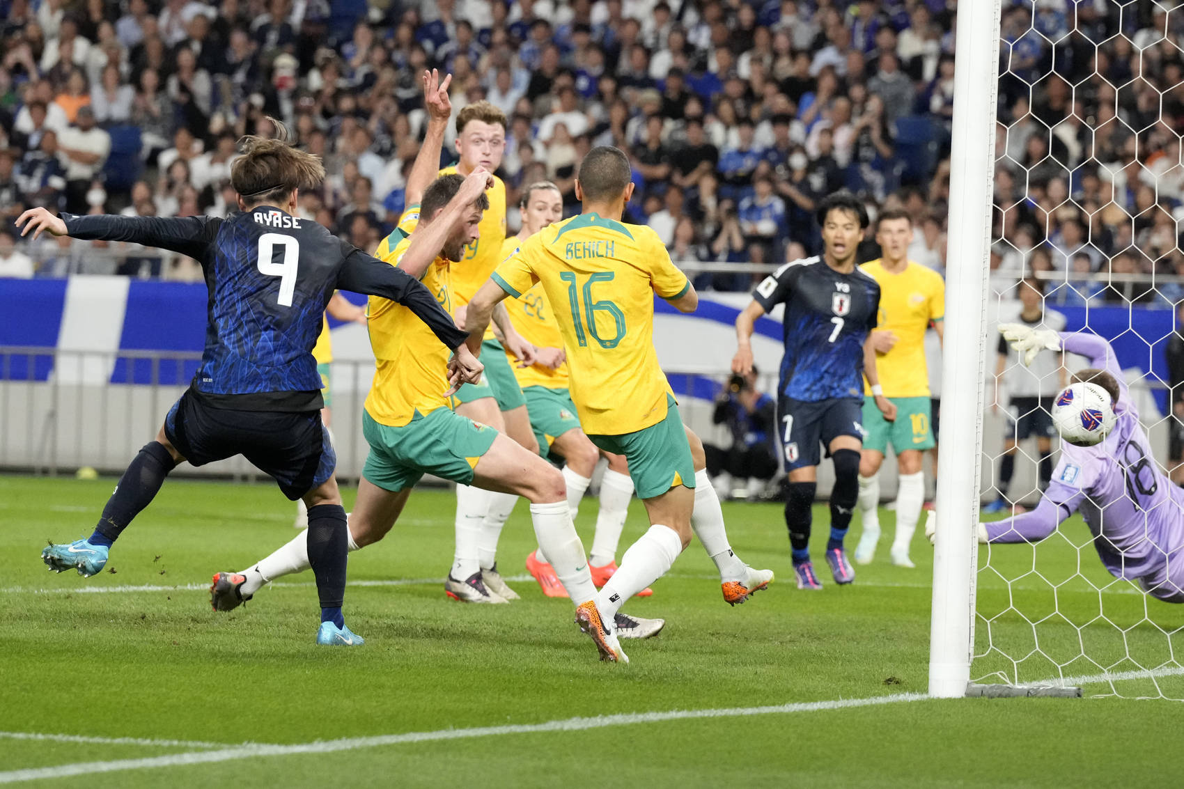 波黑队在与葡萄牙队较量中获得胜利 波黑队在与葡萄牙队较量中获得胜利