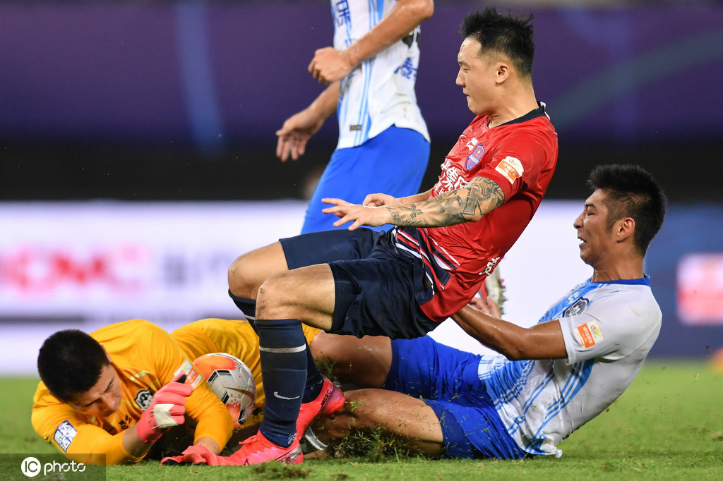 关于广州恒大中场表现飘逸,连胜势头如何保持?的信息 关于广州恒大中场表现飘逸,连胜势头如何保持?的信息