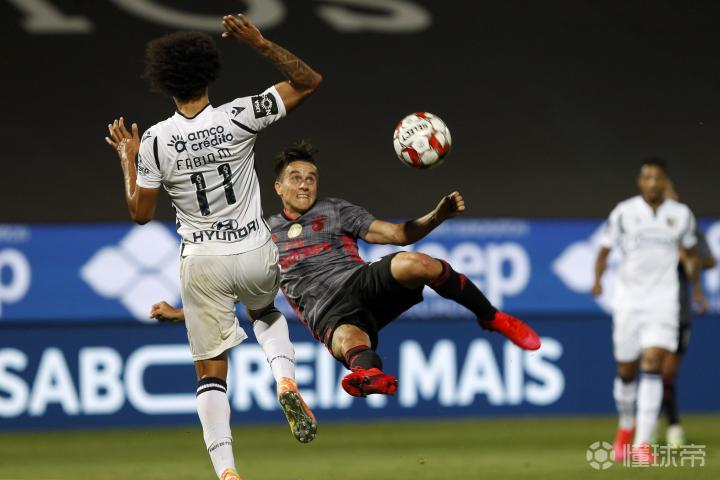 包含圣马伦客场逼平，保持不败战绩的词条