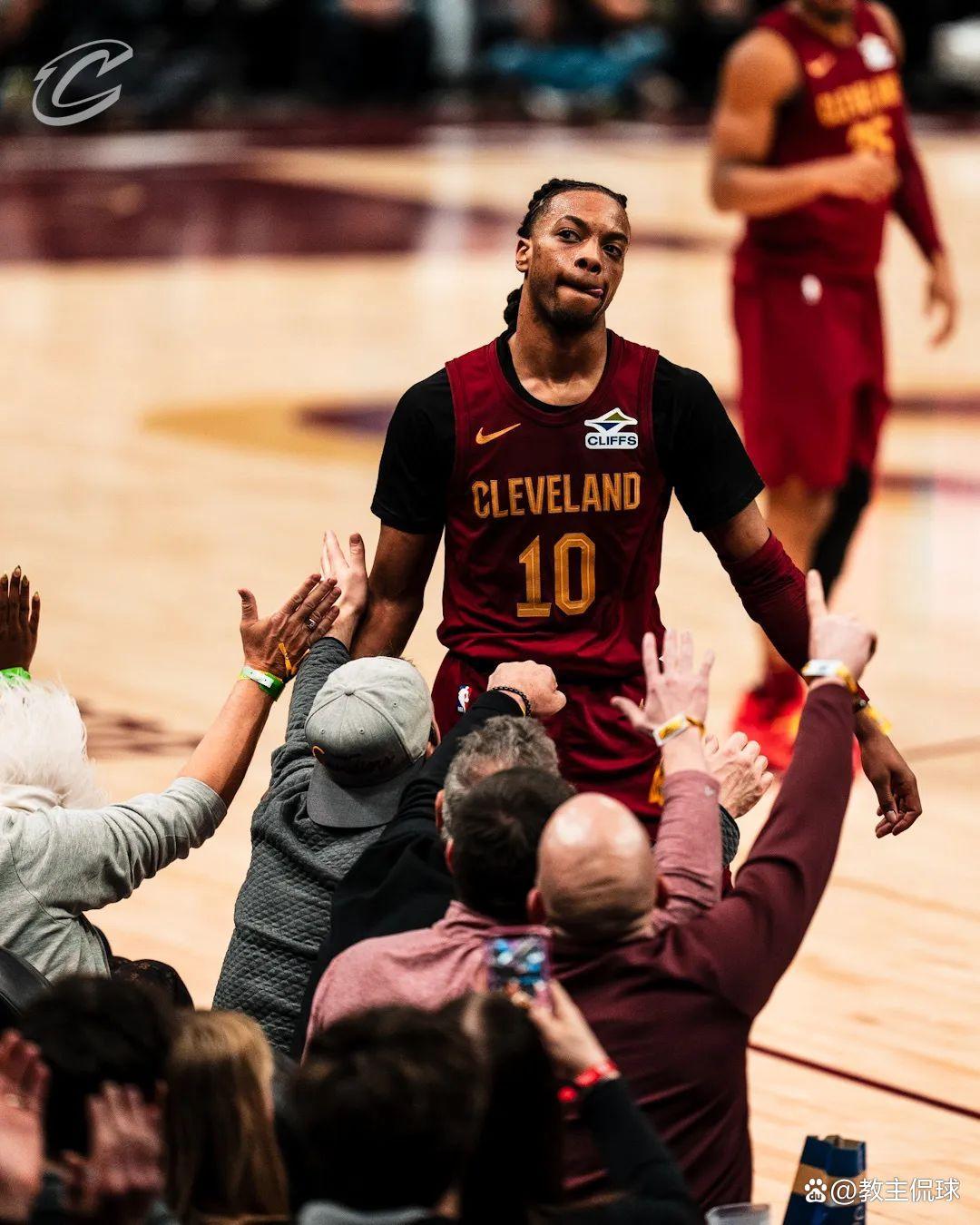 骑士连胜威胁东部豪强，展现统治力量的简单介绍